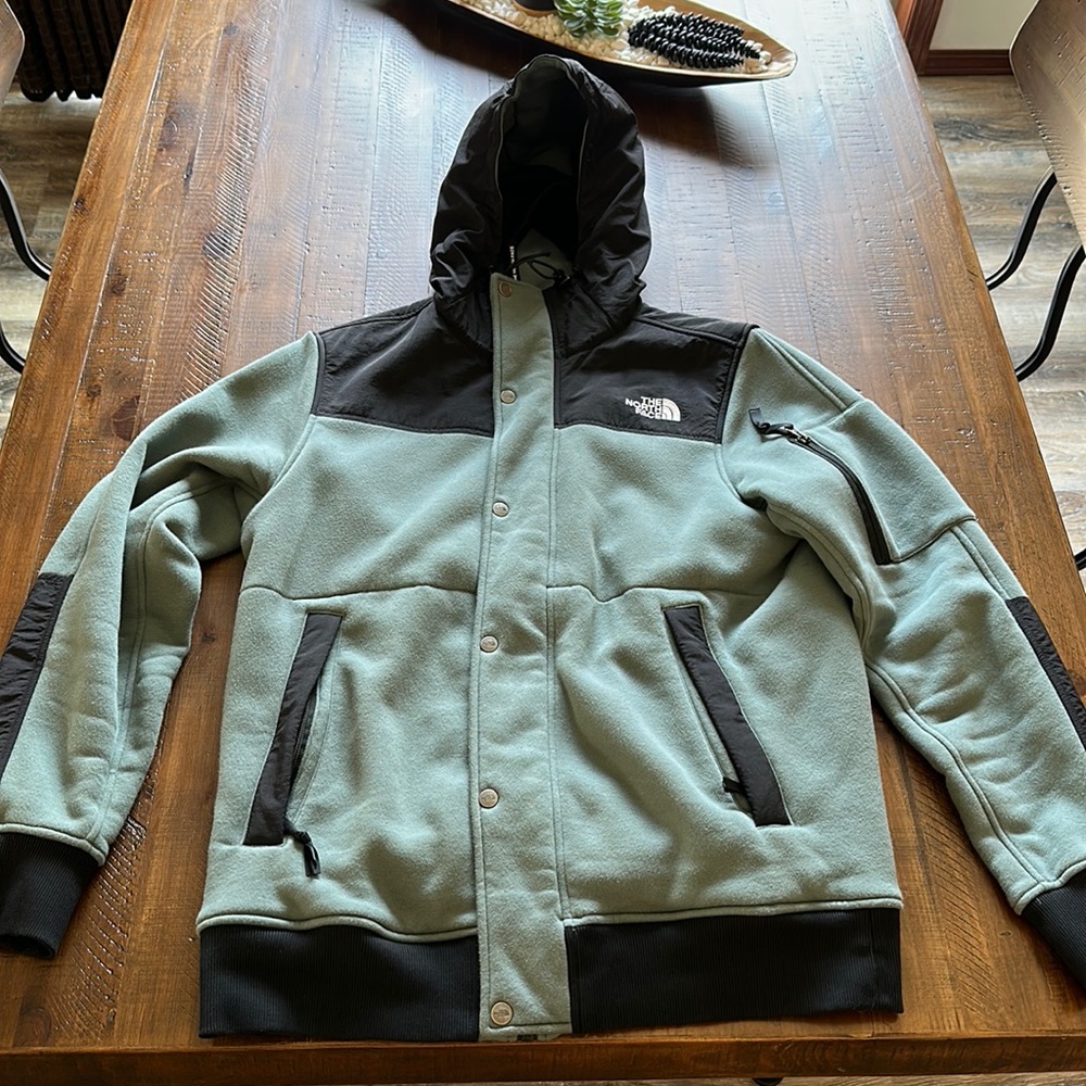 Like New! Men’s The North Face Highrail Fleece Jacket